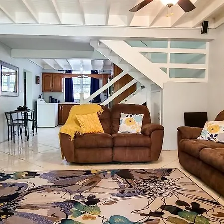 Cheerful 2 - Bedroom Townhouse With Free Parking In New Kingston Exterior photo