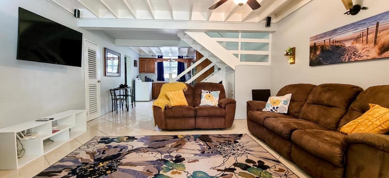 Cheerful 2 - Bedroom Townhouse With Free Parking In New Apartment Kingston