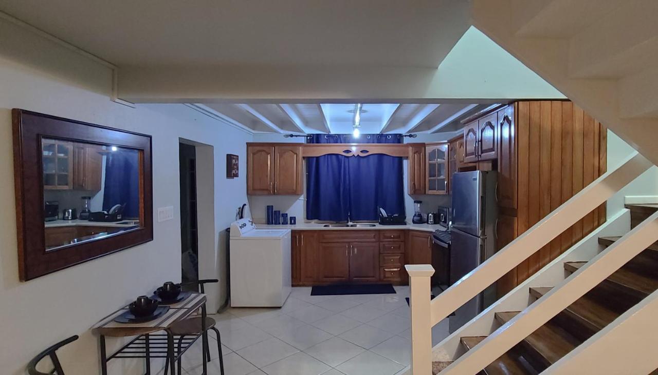 Cheerful 2 - Bedroom Townhouse With Free Parking In New Apartment