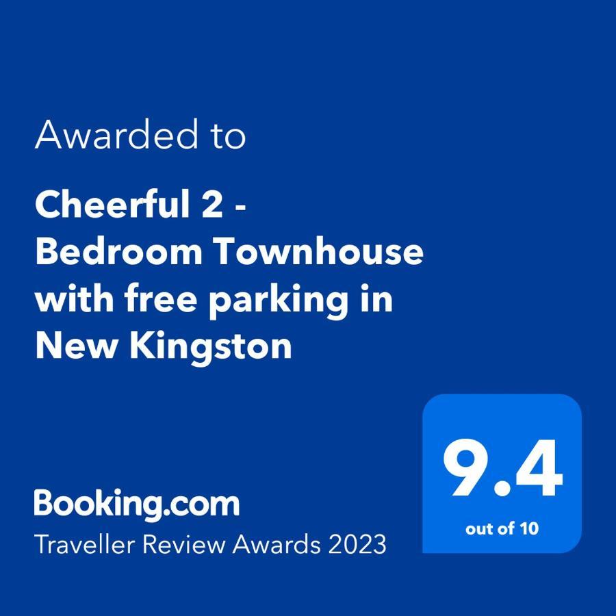 Cheerful 2 - Bedroom Townhouse With Free Parking In New
